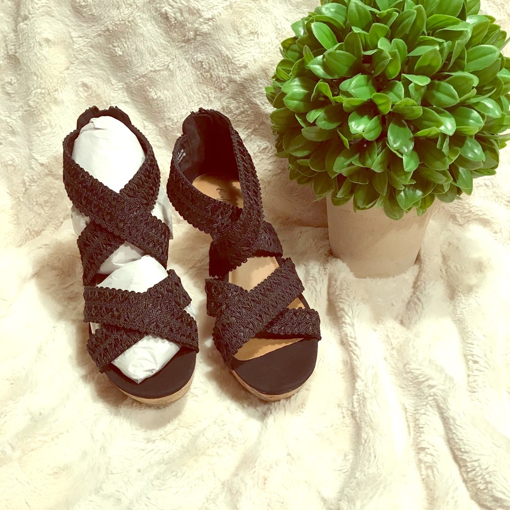 NEVER WORN Curfew wedges